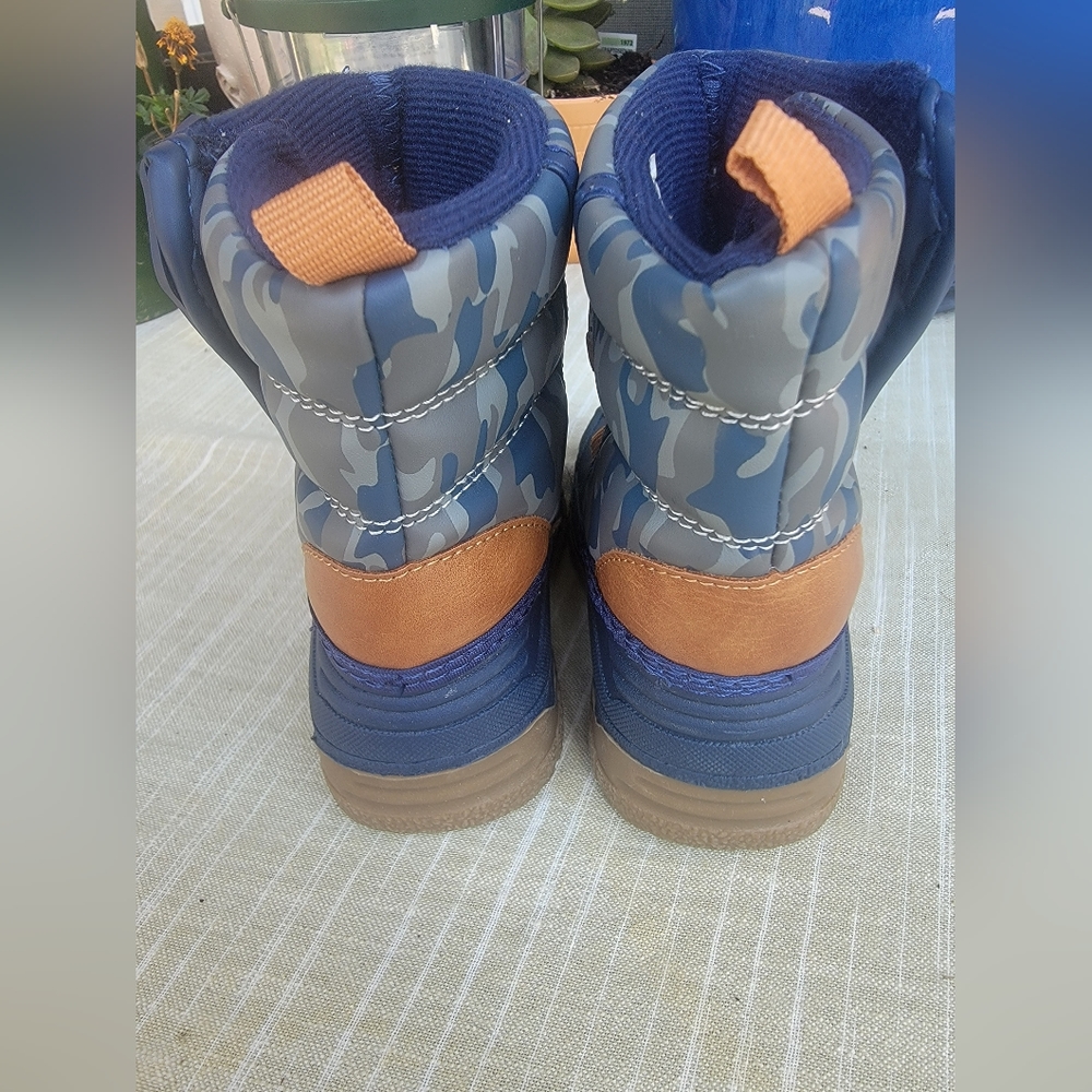 Osh Kosh nwot winter boots - Picture 3 of 6